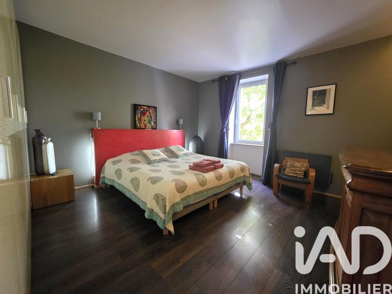 Maison - 180 m² - 5 pièces