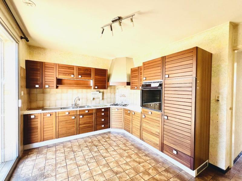 Maison - 97 m² - 5 pièces