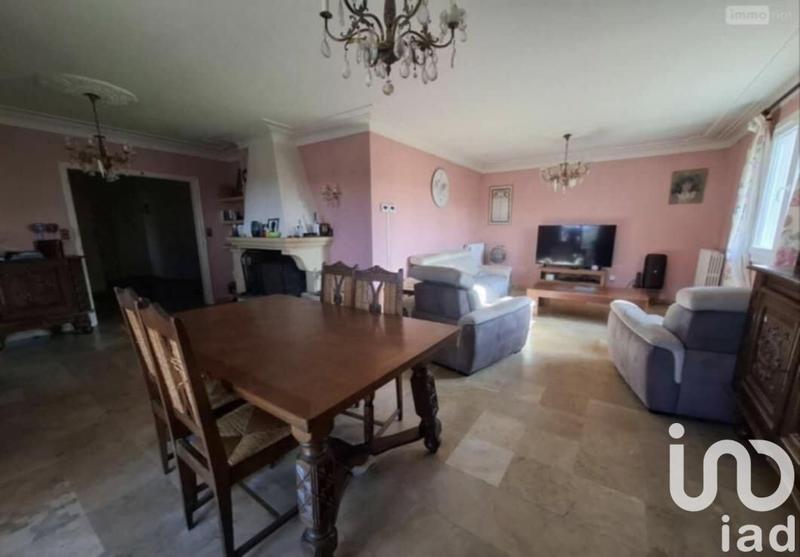 Maison - 230 m² - 8 pièces