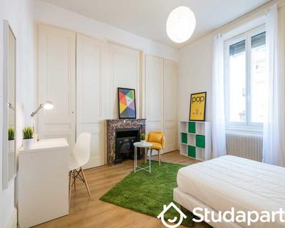 Chambre - 80 m² - 1 pièce