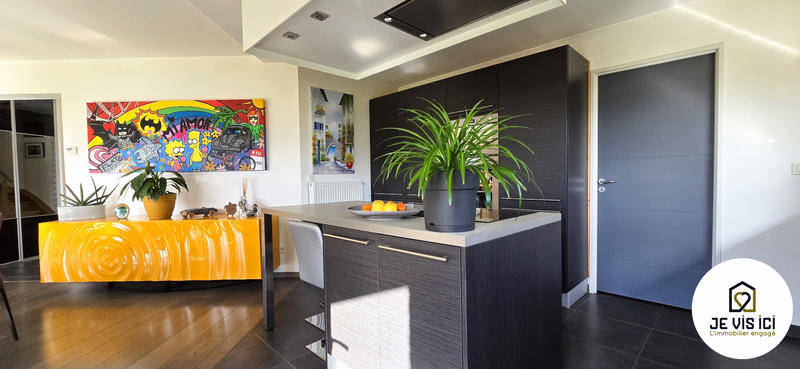 Maison - 199 m² - 8 pièces