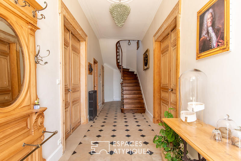 Maison - 340 m² - 10 pièces