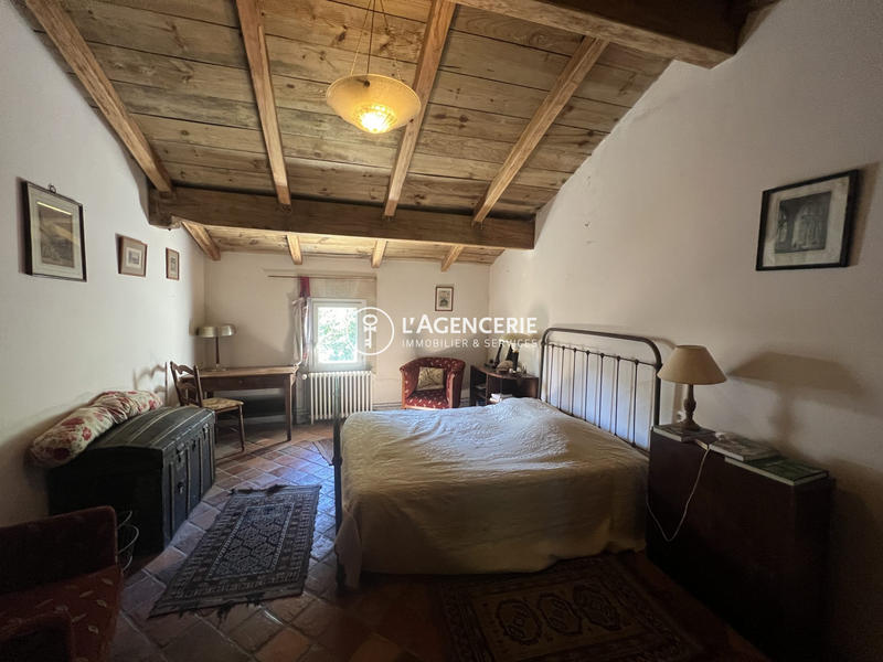 Maison ancienne - 846 m² - 13 pièces