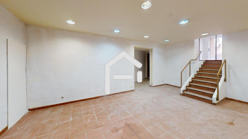 Local commercial - 90 m² - 4 pièces