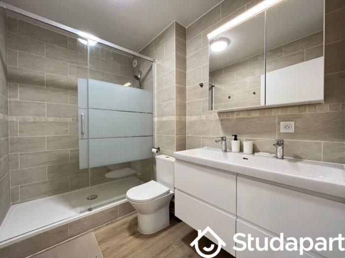 Chambre - 11 m² - 1 pièce