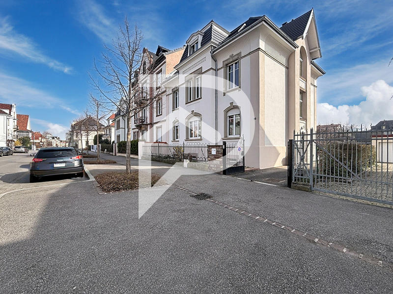 Maison de maîtres - 250 m² - 11 pièces