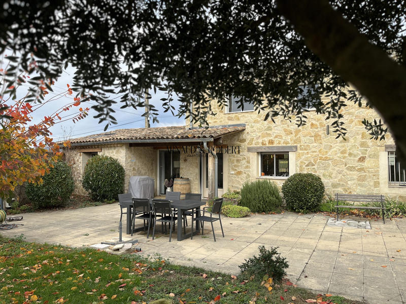 Maison ancienne - 238 m² - 8 pièces