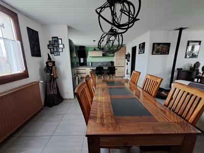 Maison - 90 m² - 5 pièces