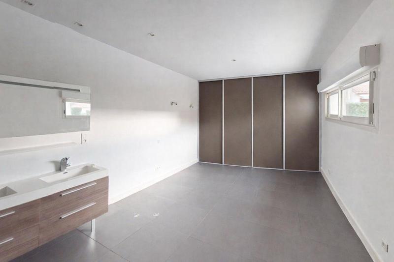 Maison - 203 m² - 5 pièces