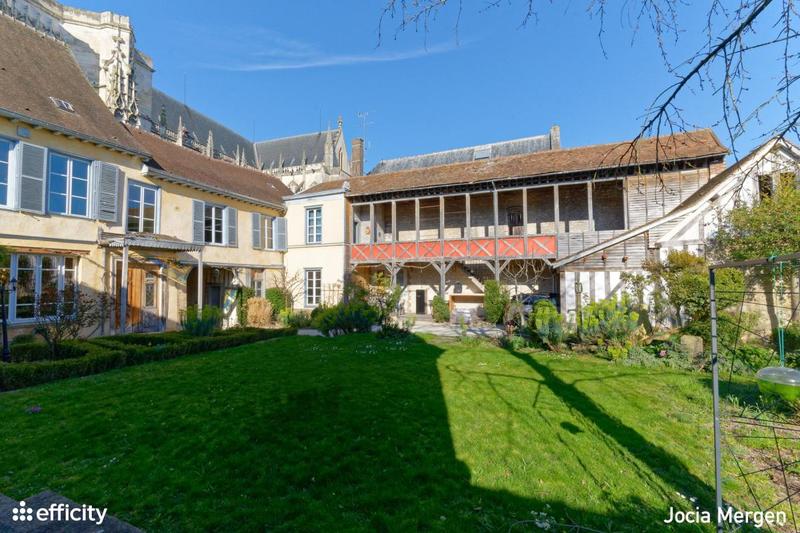 Demeure - 508 m² - 18 pièces