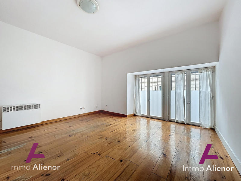 Local commercial - 67 m² - 4 pièces