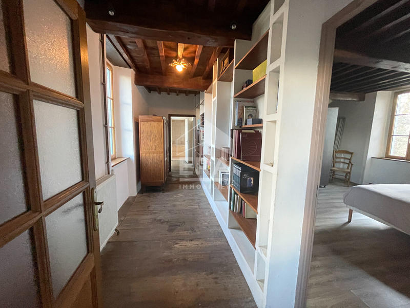 Maison - 243 m² - 6 pièces