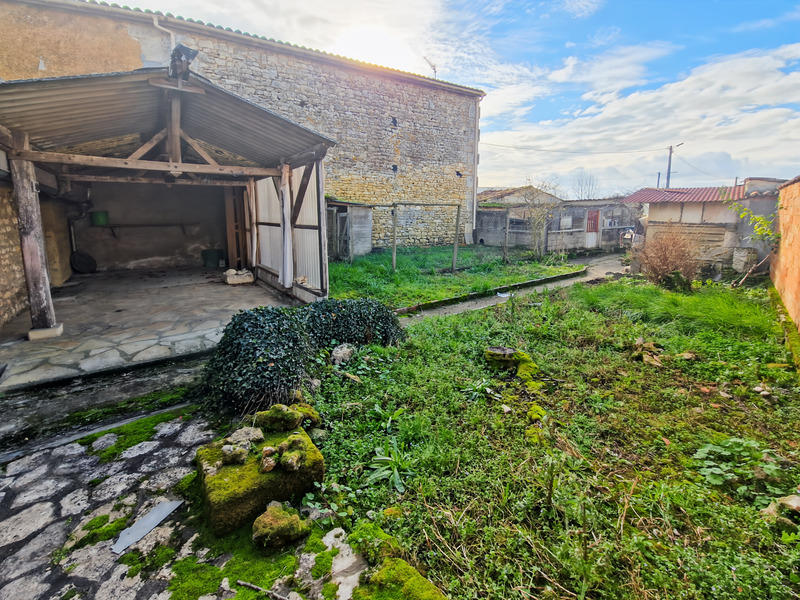 Maison - 220 m² - 12 pièces