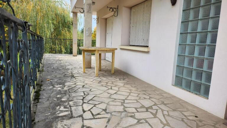 Appartement - 100 m² - 5 pièces