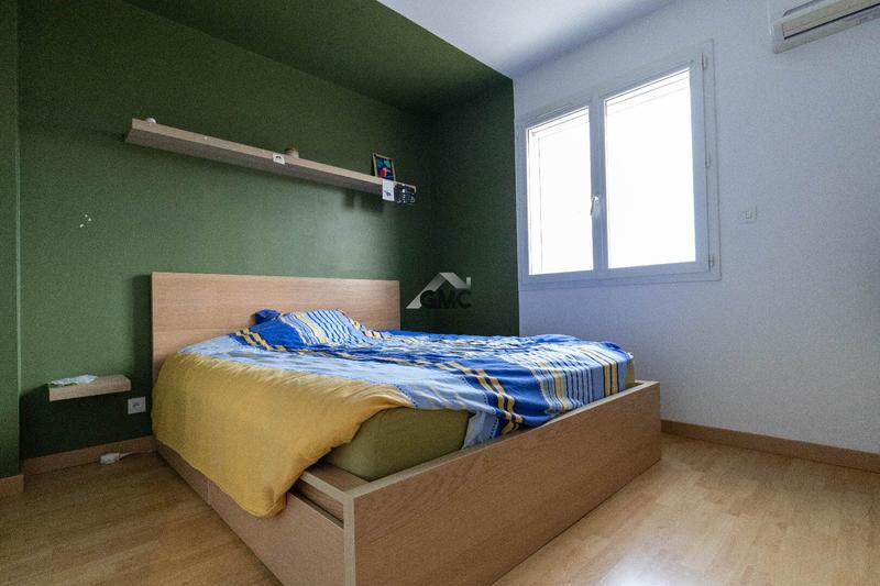 Villa - 100 m² - 5 pièces