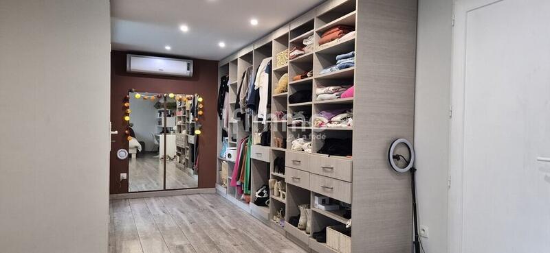 Propriété - 226 m² - 8 pièces