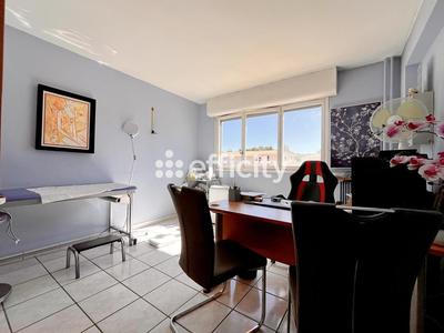 Appartement - 80 m² - 3 pièces