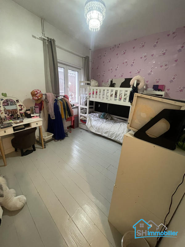 Maison - 90 m² - 5 pièces