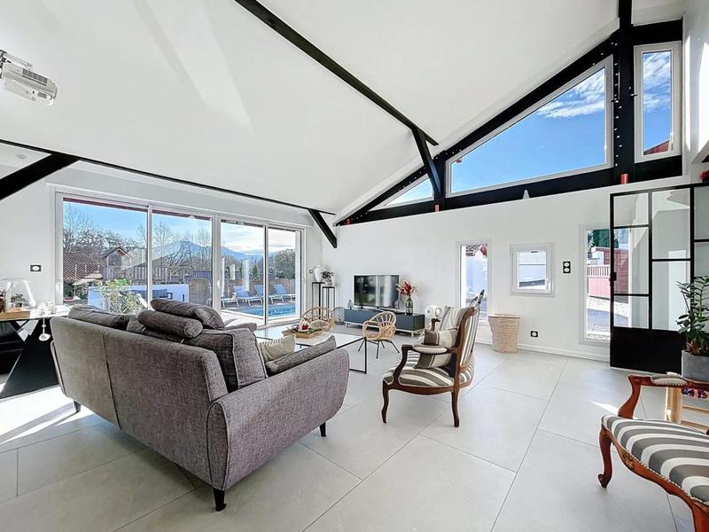 Maison - 183 m² - 5 pièces