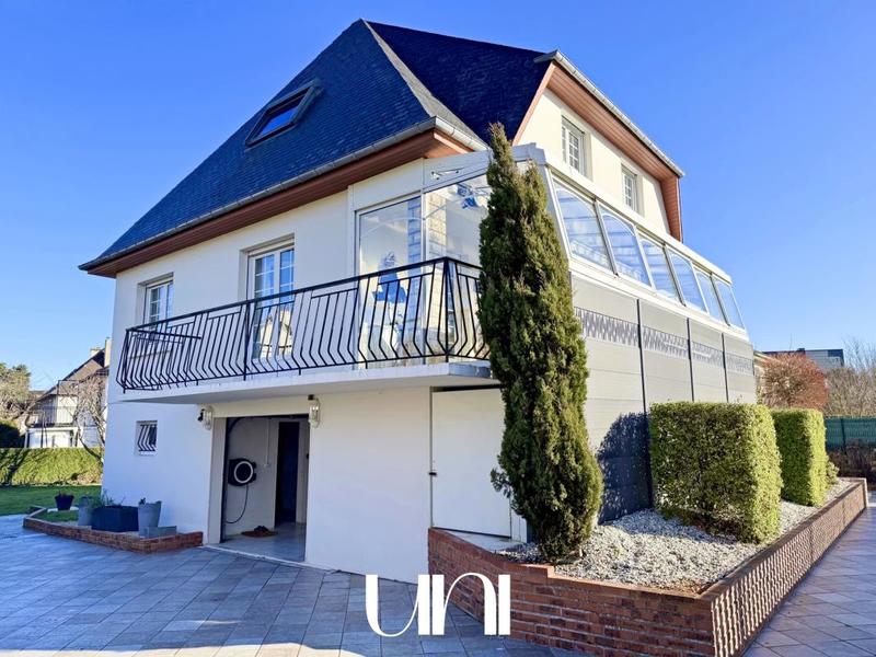 Maison - 159 m² - 6 pièces