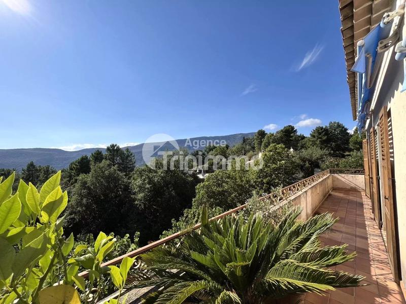 Maison - 195 m² - 6 pièces