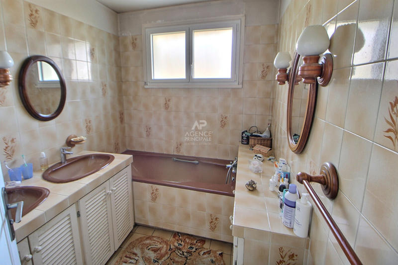 Maison - 143 m² - 6 pièces