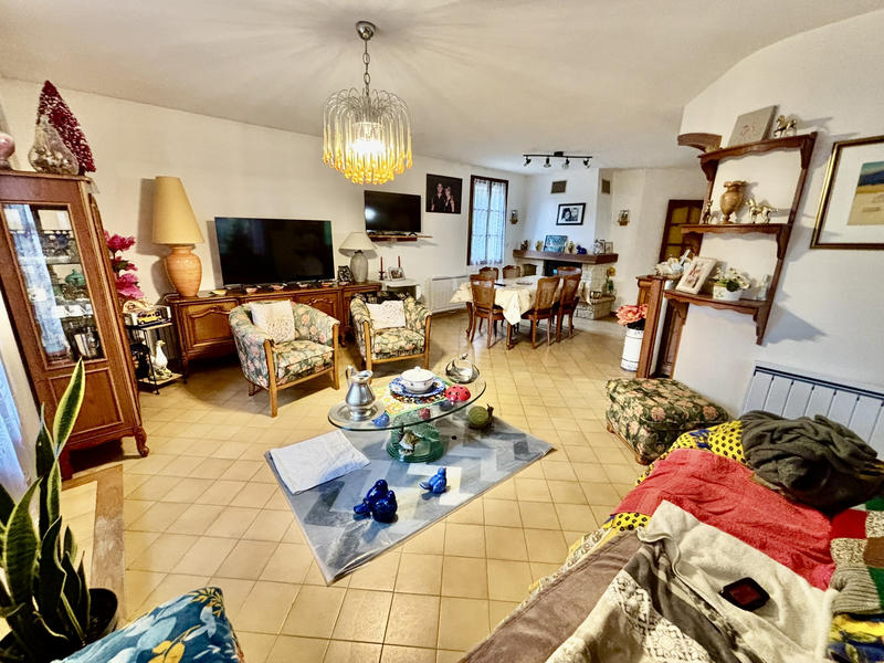 Maison - 204 m² - 8 pièces