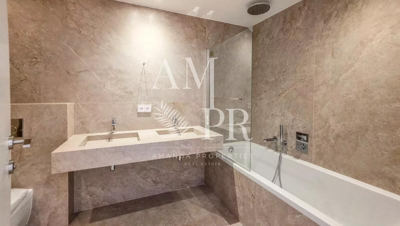 Villa - 231 m² - 5 pièces