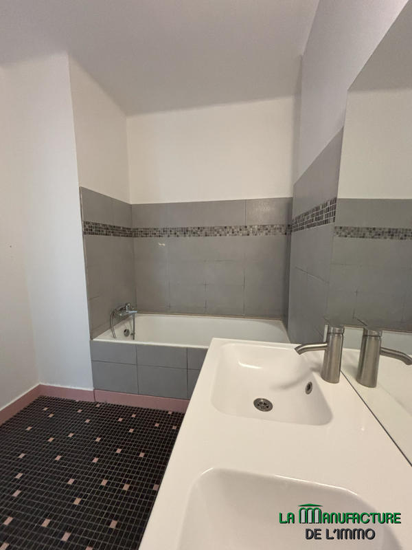 Appartement - 103 m² - 5 pièces