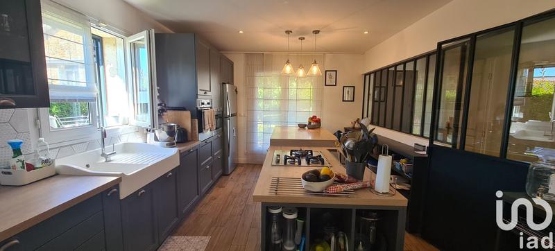 Maison - 219 m² - 6 pièces