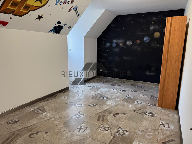 Propriété - 143 m² - 6 pièces