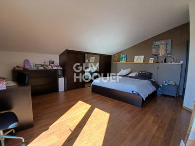 Maison - 250 m² - 6 pièces