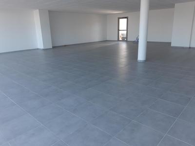 Local d'activité / Entrepôt - 130 m²