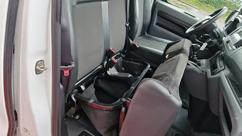 Peugeot Expert Fourgon tole standard 1.5 bluehdi 120 ss bvm6 premium