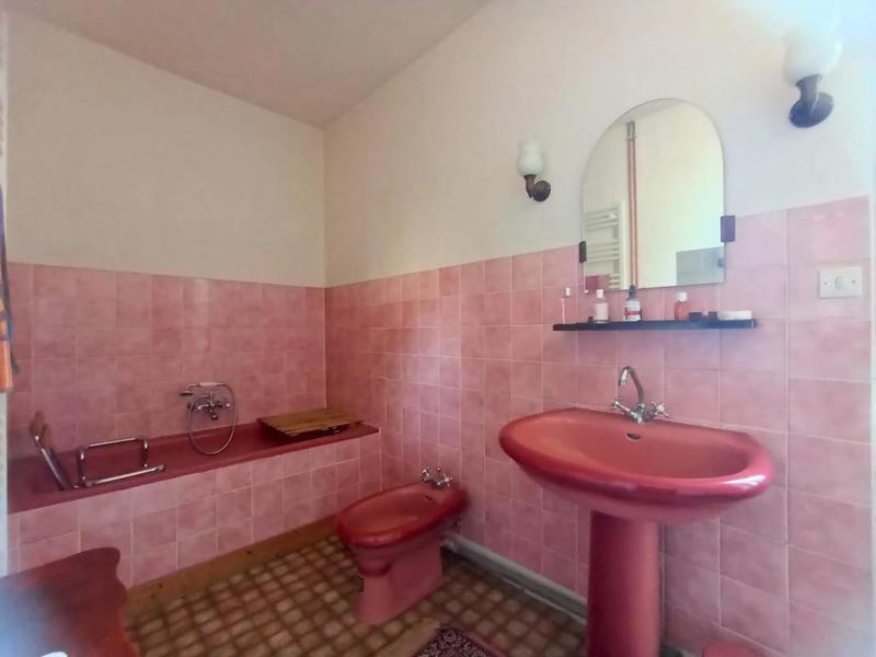 Maison - 184 m² - 9 pièces