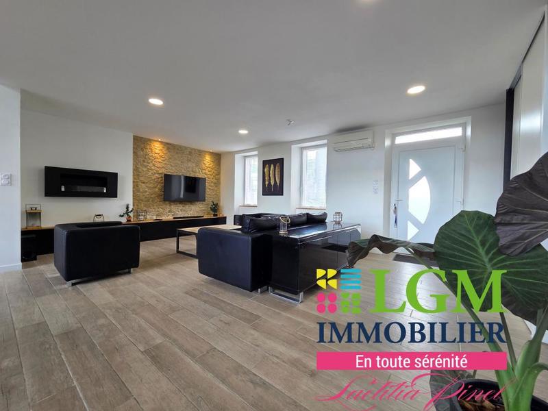 Maison - 210 m² - 5 pièces