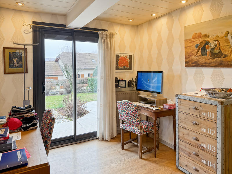 Maison - 243 m² - 9 pièces