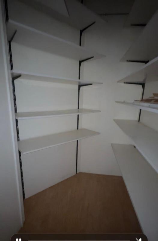 Local commercial - 104 m² - 1 pièce