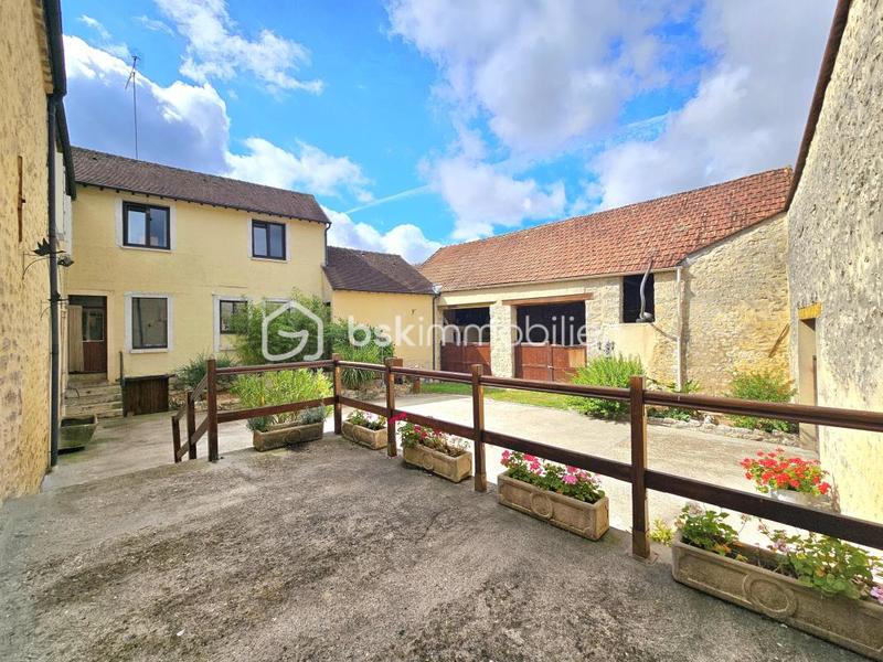 Maison - 335 m² - 14 pièces