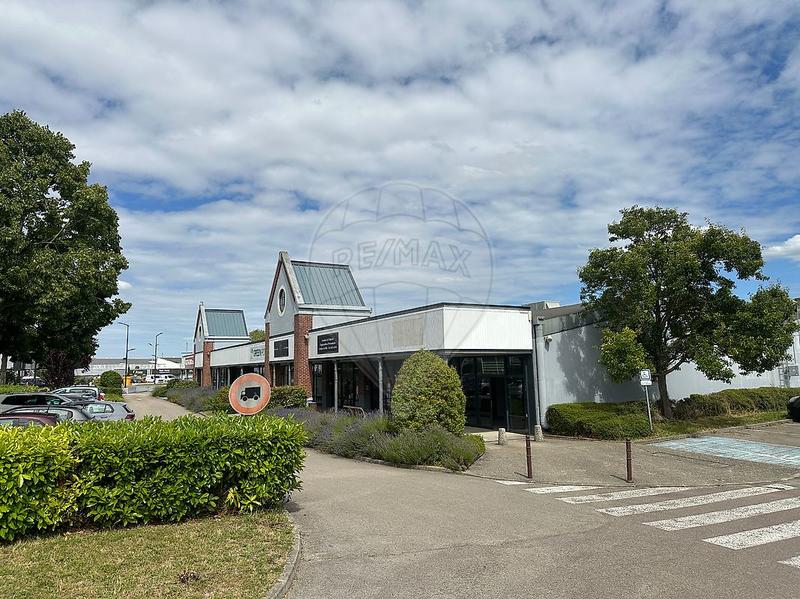 Local commercial - 166 m² - 3 pièces