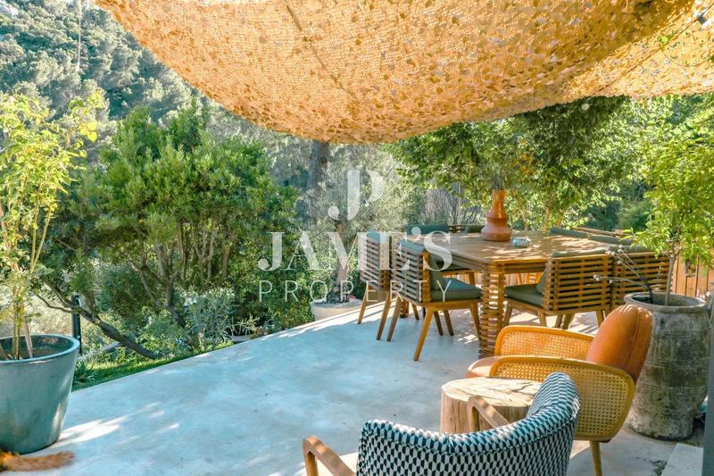 Maison - 180 m² - 5 pièces