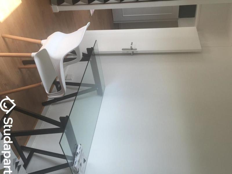 Chambre - 12 m² - 1 pièce