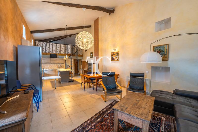 Maison - 302 m² - 8 pièces