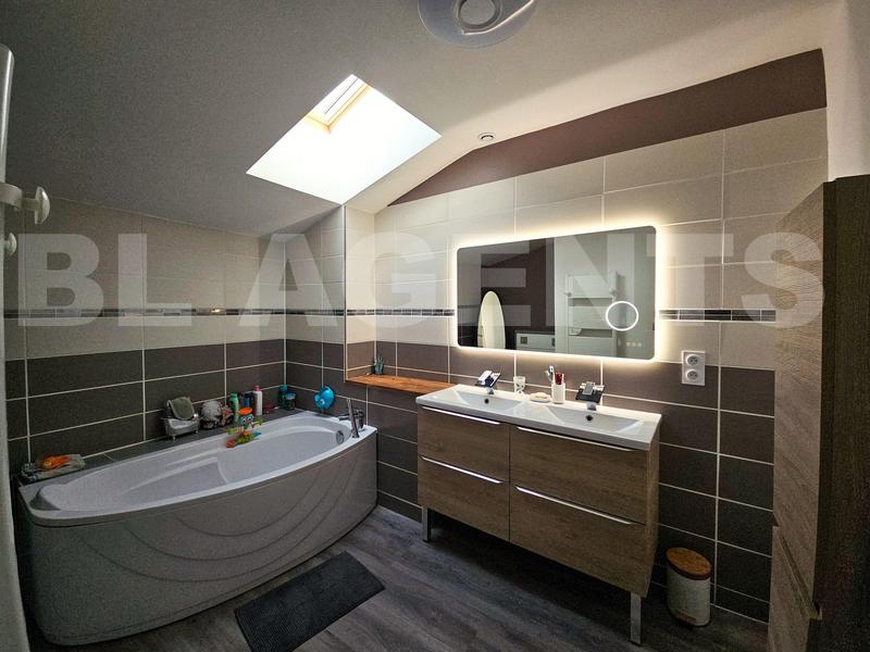 Maison - 160 m² - 5 pièces