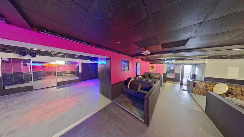 Maison - 328 m² - 9 pièces