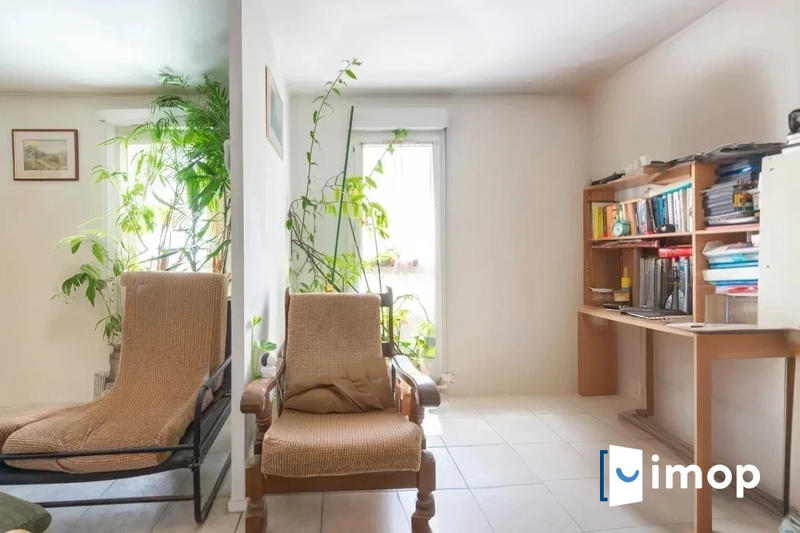 Appartement - 97 m² - 6 pièces