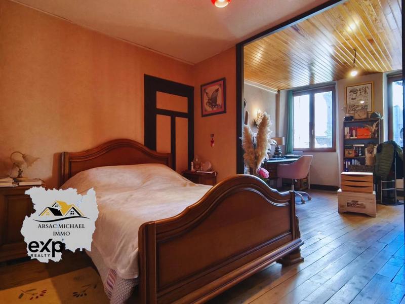 Maison de village - 215 m² - 8 pièces