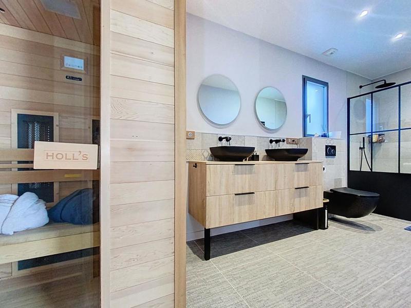 Propriété - 205 m² - 6 pièces