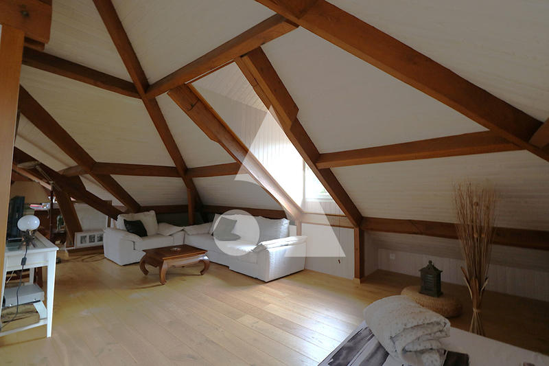 Maison - 215 m² - 7 pièces