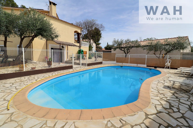 Maison - 205 m² - 7 pièces